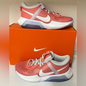 NEW Nike Air Zoom Crossover GS Basketball. Women Size 6Y Pink salt/White-doll